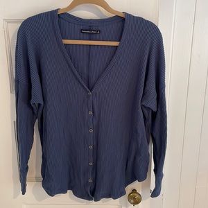 Abercrombie & Fitch L navy thermal Henley tee. Gently worn, good condition